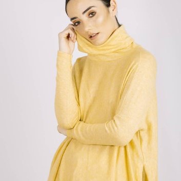 Maquillaje social clásico con tonos bronce ideales para destacar los ojos.